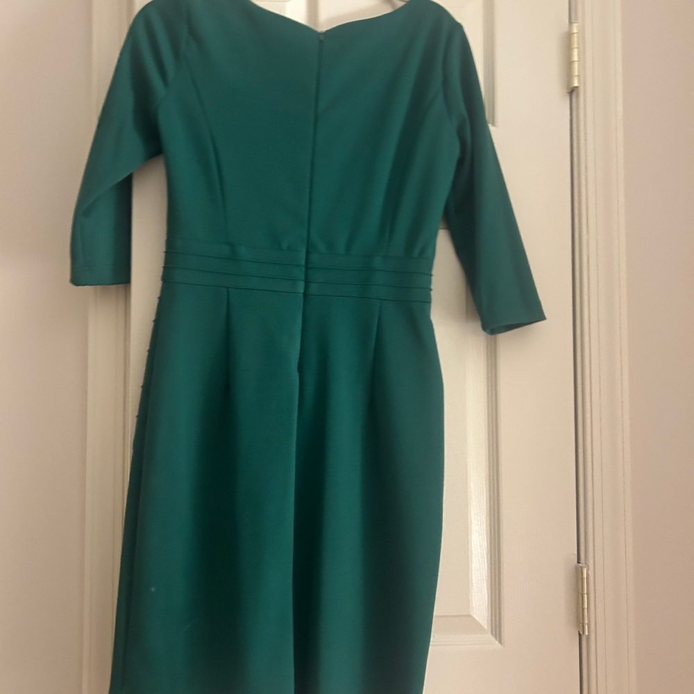 Ellen Tracy Green Sheath Dress Bateau Neckline